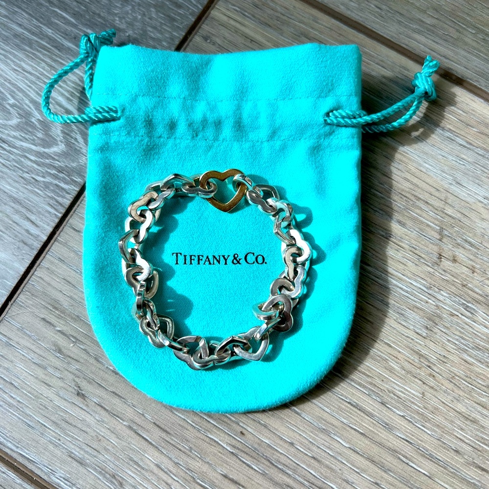 Tiffany & Co. AUTHENTIC GORGEOUS heart bracelet 💗